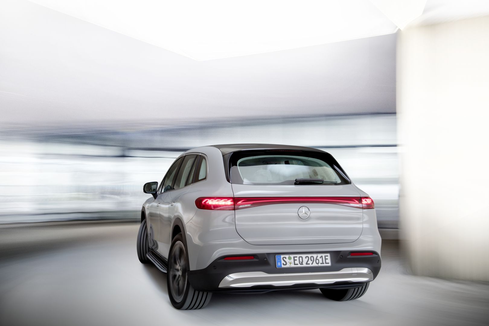 Mercedes Benz Eqs Suv photo 36