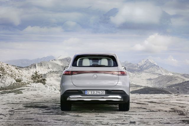 Mercedes Benz Eqs Suv photo 37