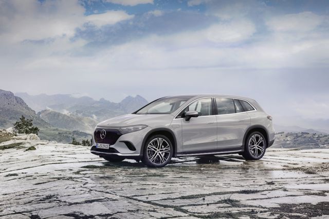 Mercedes Benz Eqs Suv photo 39