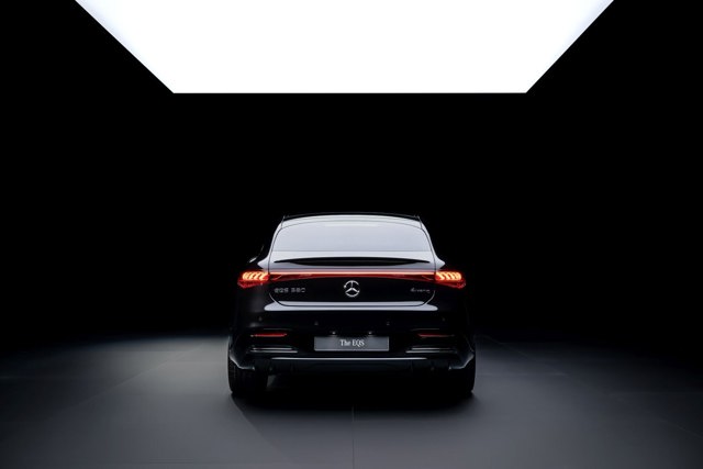 Mercedes Benz Eqs photo 7