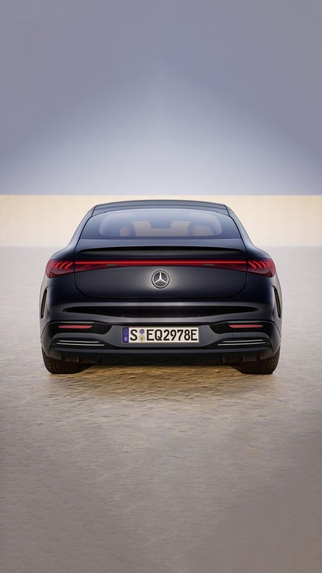 Mercedes Benz Eqs photo 38