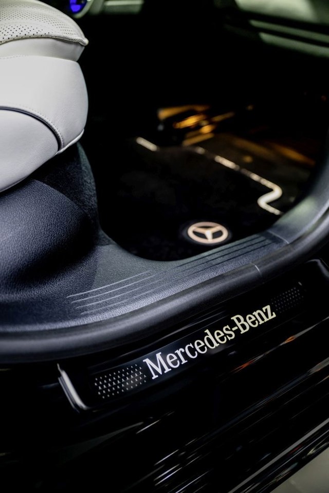 Mercedes Benz Eqs photo 47