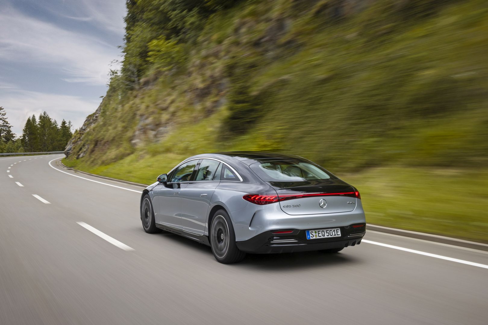 Mercedes Benz Eqs photo 9