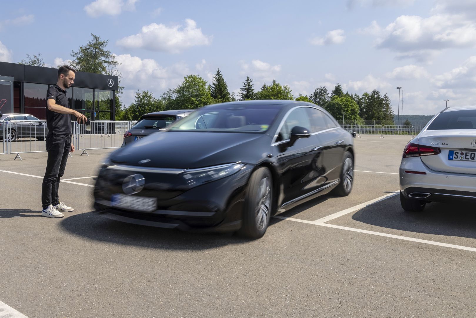 Mercedes Benz Eqs photo 40