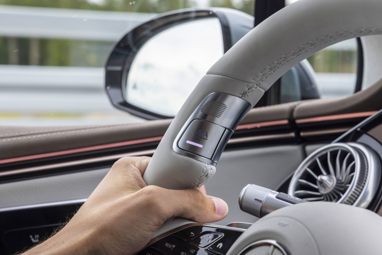 Mercedes Benz Eqs photo 54