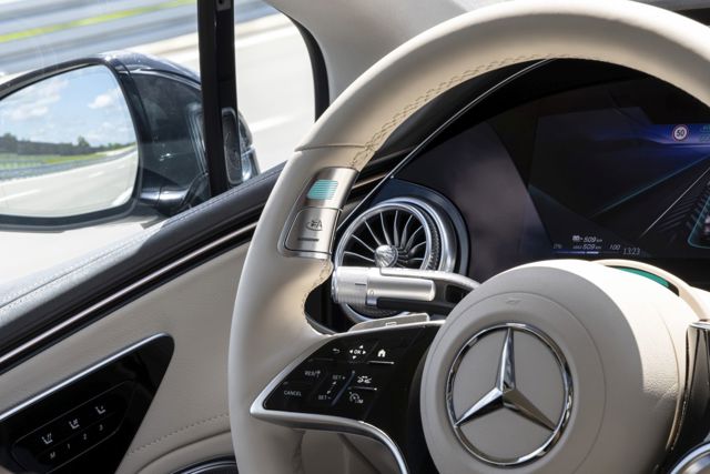 Mercedes Benz Eqs photo 56