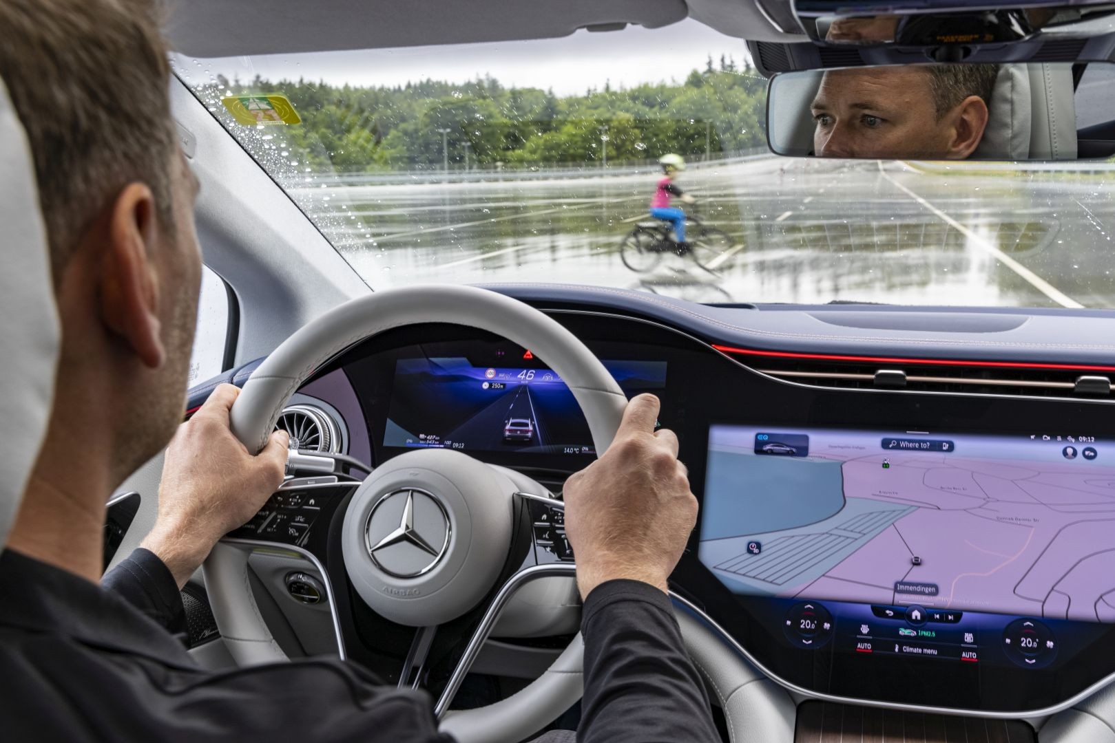 Mercedes Benz Eqs photo 57