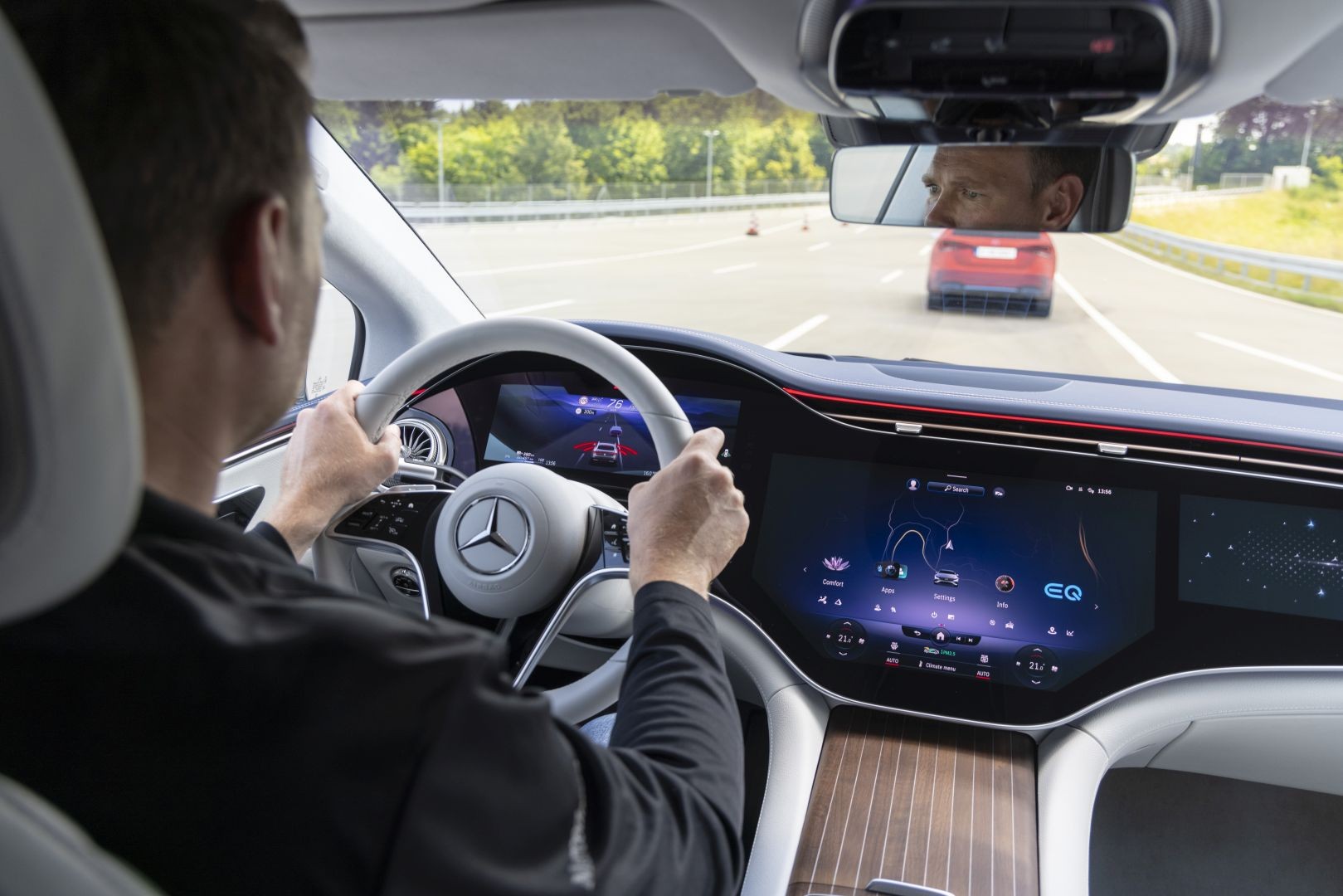 Mercedes Benz Eqs photo 59