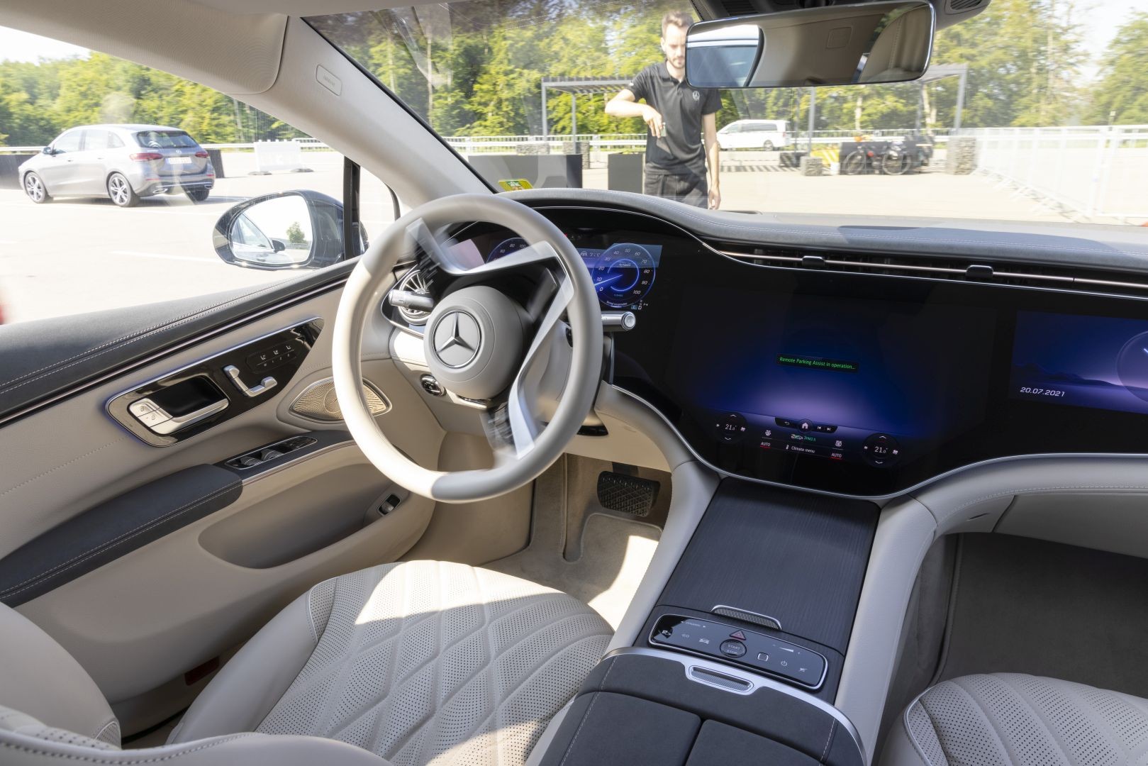 Mercedes Benz Eqs photo 66