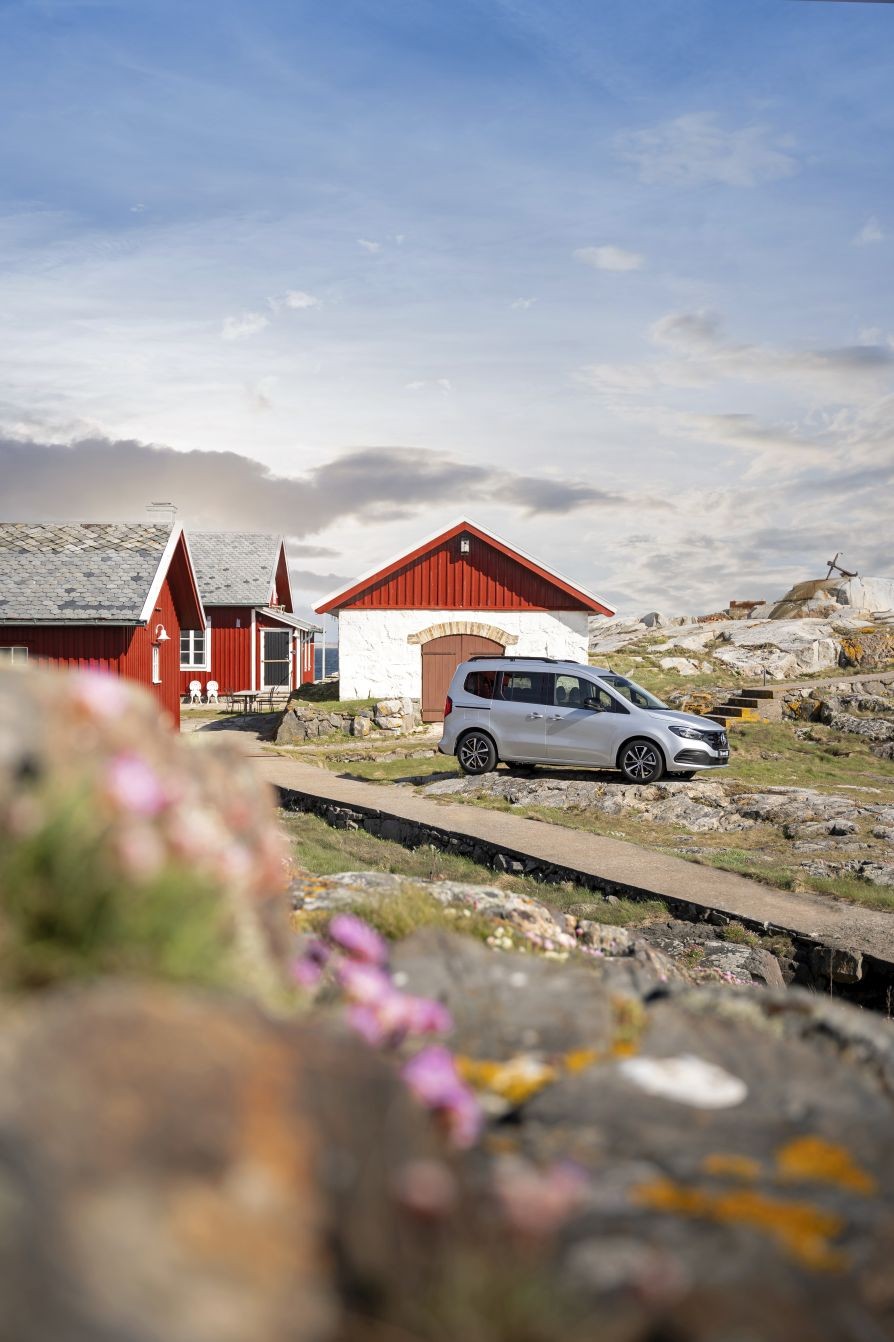 Mercedes Benz Eqt photo 5