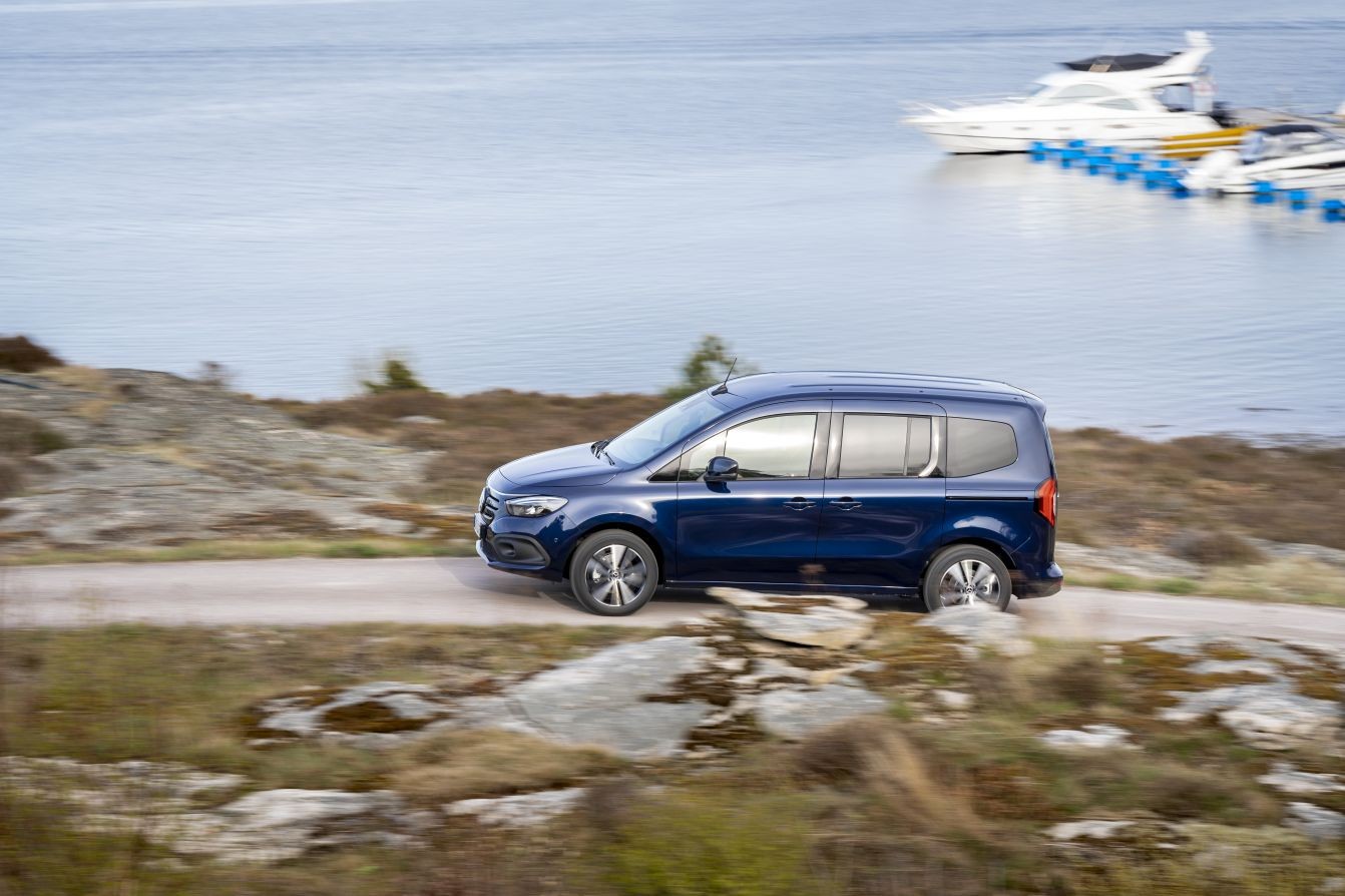 Mercedes Benz Eqt photo 11