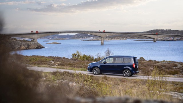 Mercedes Benz Eqt photo 17