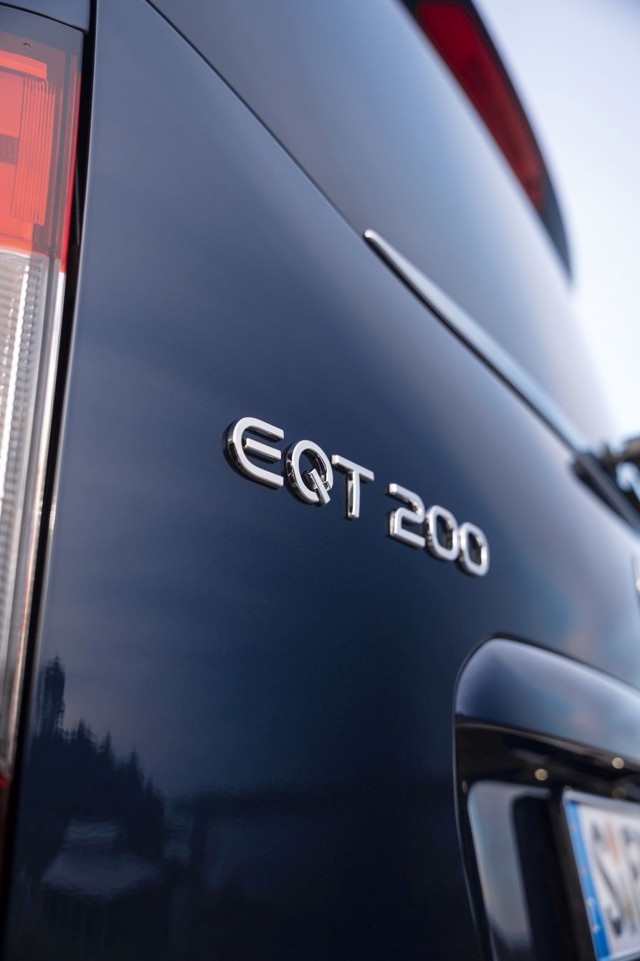Mercedes Benz Eqt photo 21