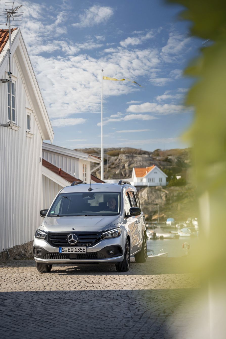 Mercedes Benz Eqt photo 30