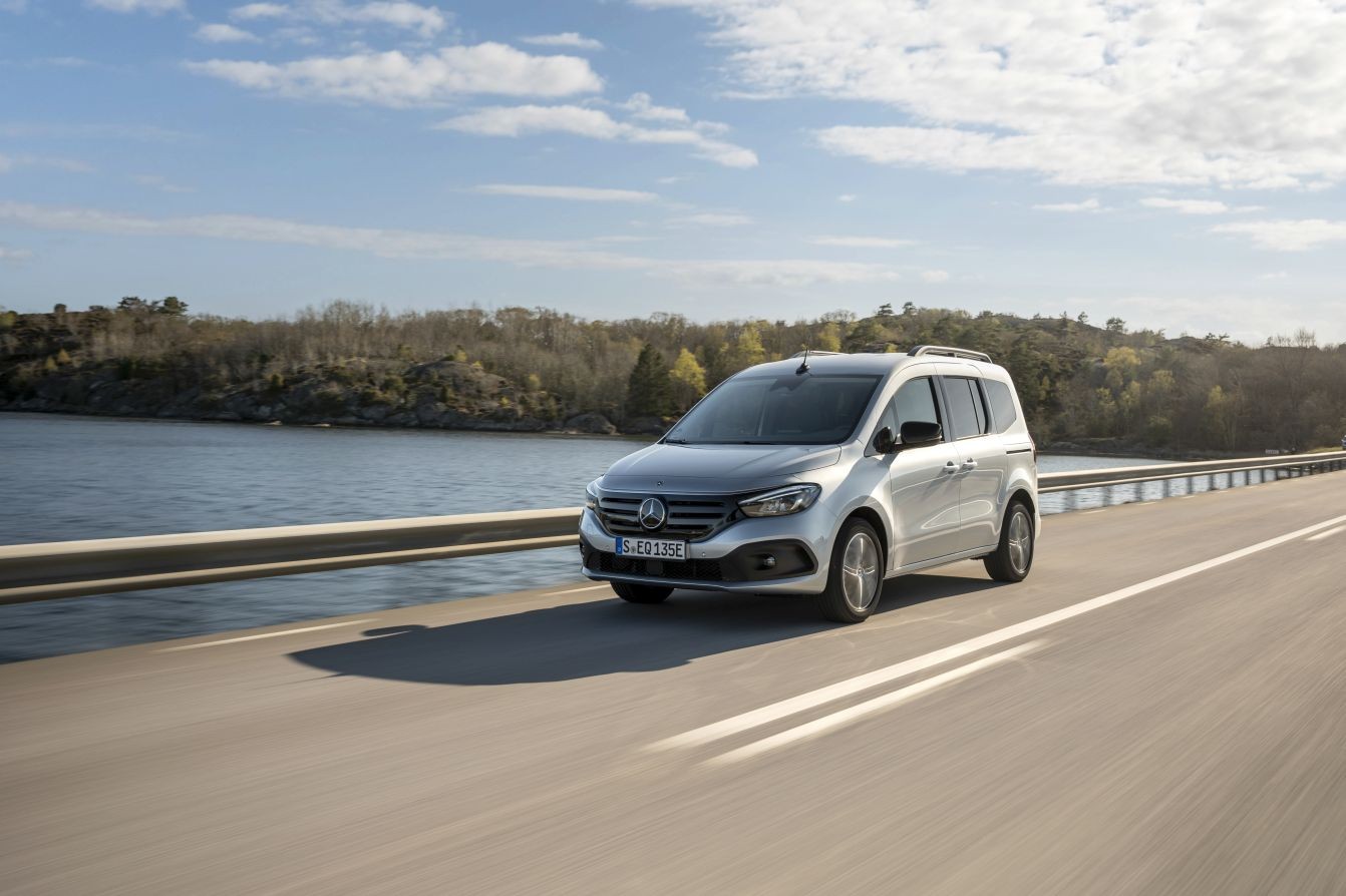 Mercedes Benz Eqt photo 33