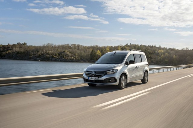 Mercedes Benz Eqt photo 33