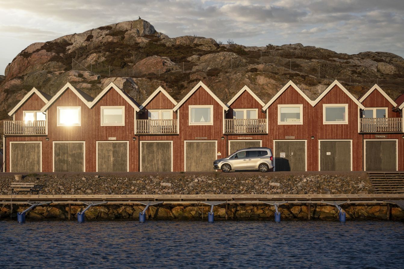 Mercedes Benz Eqt photo 34