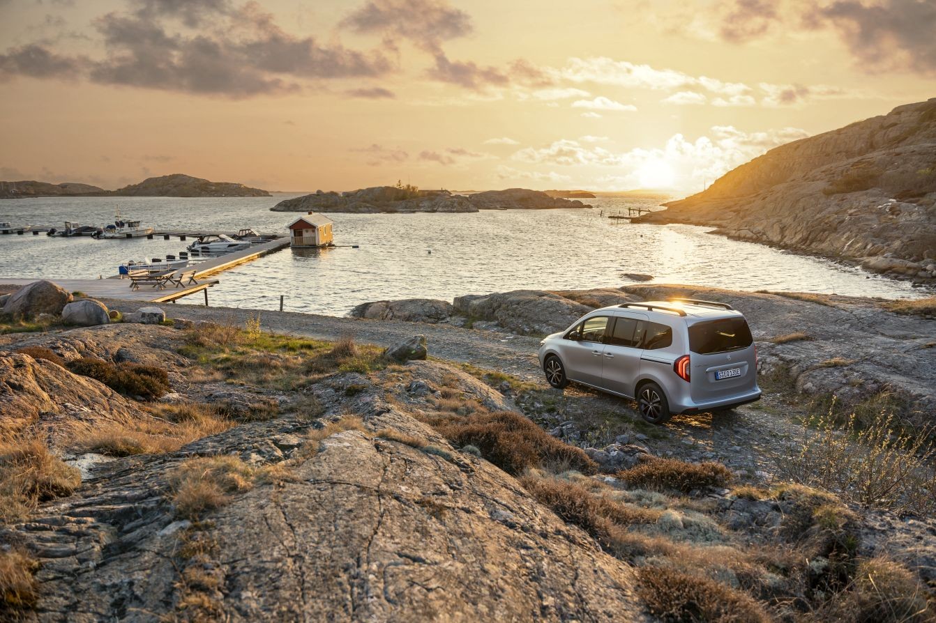 Mercedes Benz Eqt photo 36