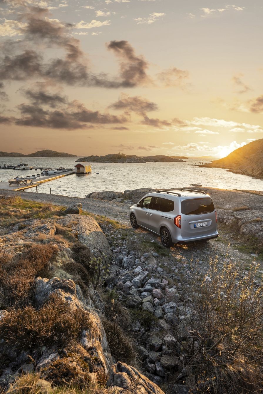 Mercedes Benz Eqt photo 37