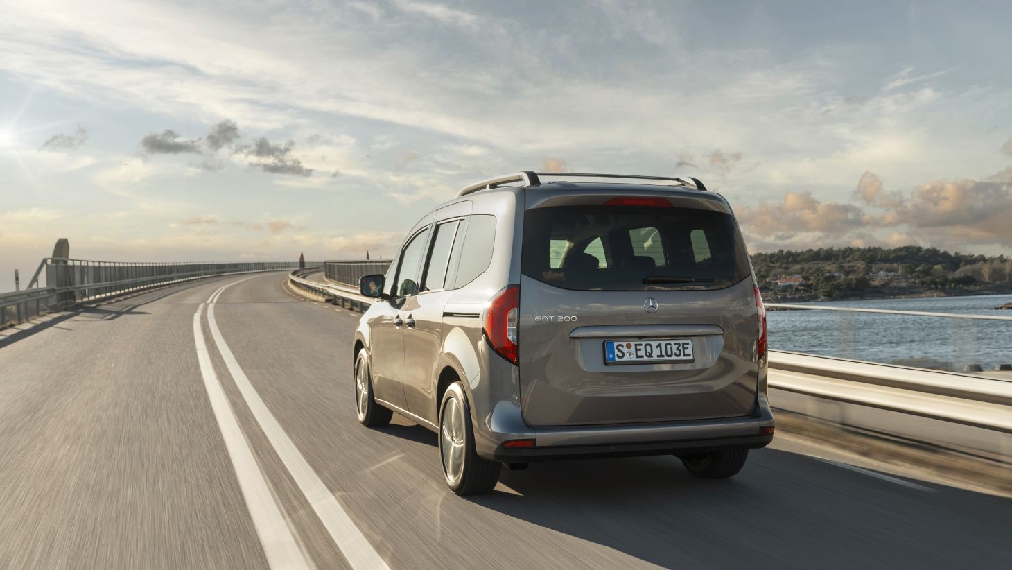 Mercedes Benz Eqt photo 49