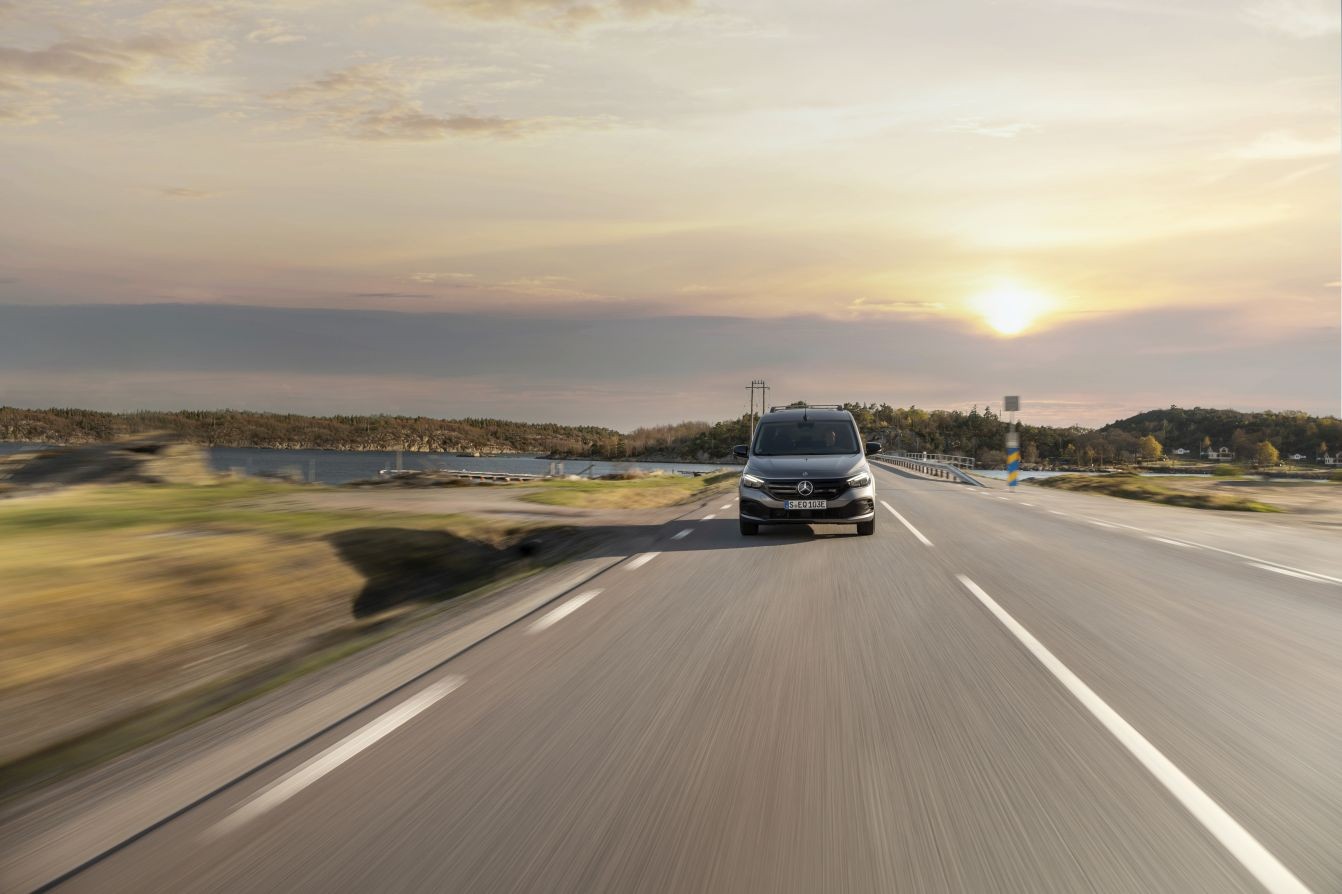 Mercedes Benz Eqt photo 50