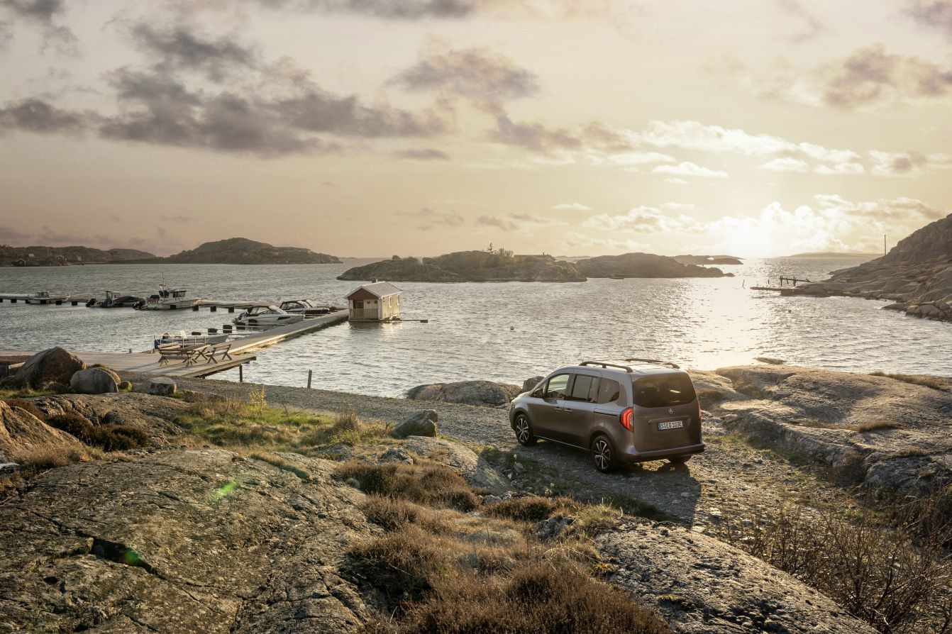 Mercedes Benz Eqt photo 52