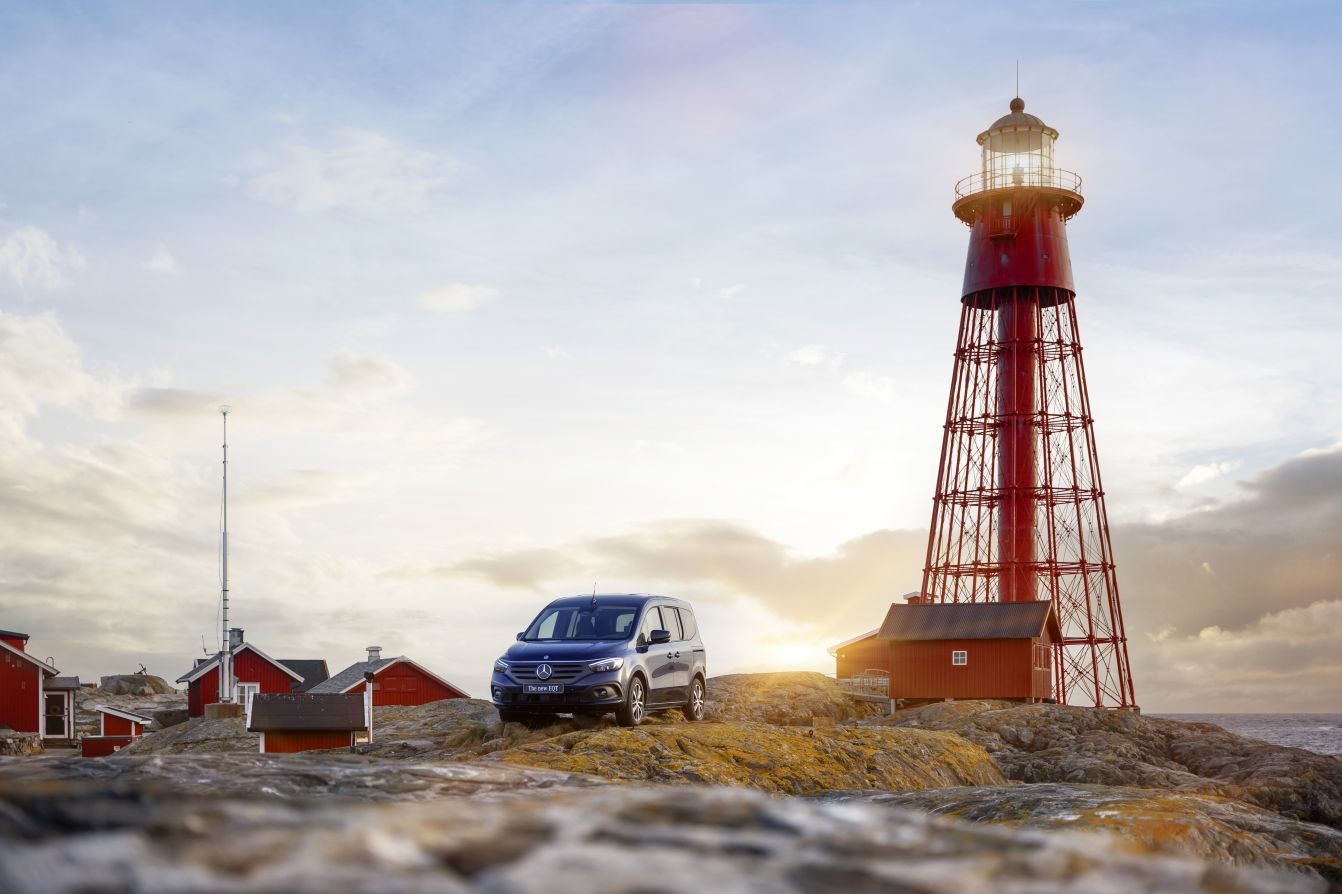 Mercedes Benz Eqt photo 2