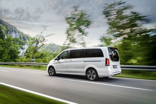 Mercedes Benz Eqv photo 4