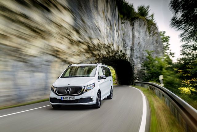 Mercedes Benz Eqv photo 5