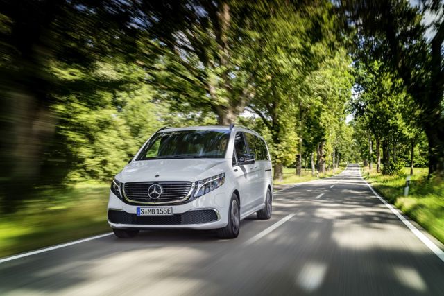Mercedes Benz Eqv photo 6