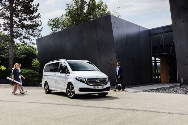 Mercedes Benz Eqv photo 21