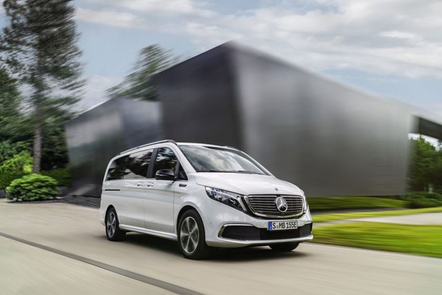 Mercedes Benz Eqv photo 23