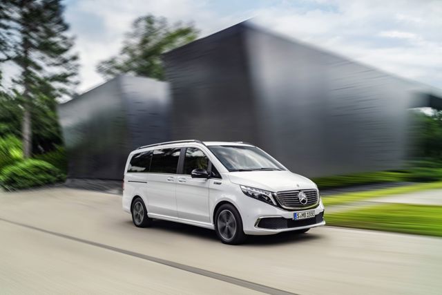 Mercedes Benz Eqv photo 24