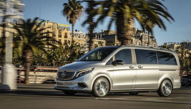 Mercedes Benz Eqv photo 35