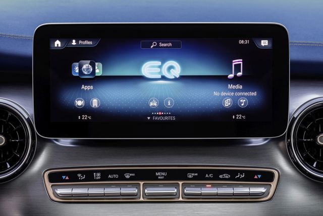 Mercedes Benz Eqv photo 53