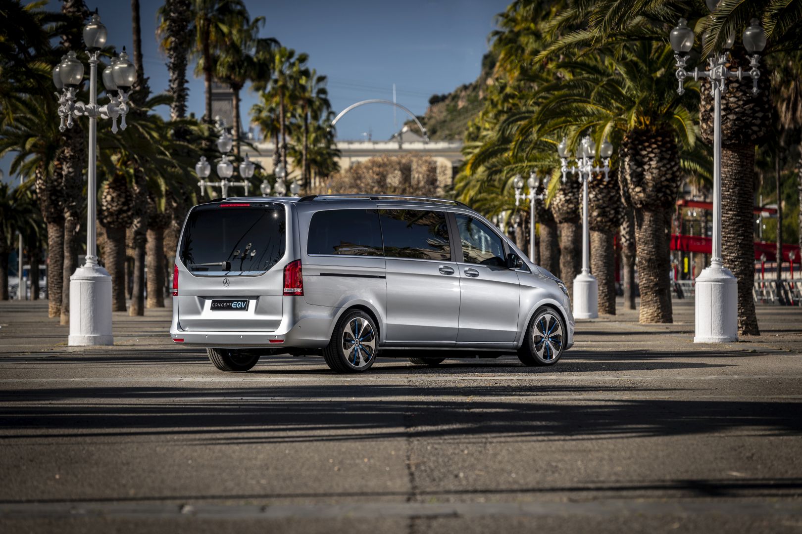 Mercedes Benz Eqv photo 46