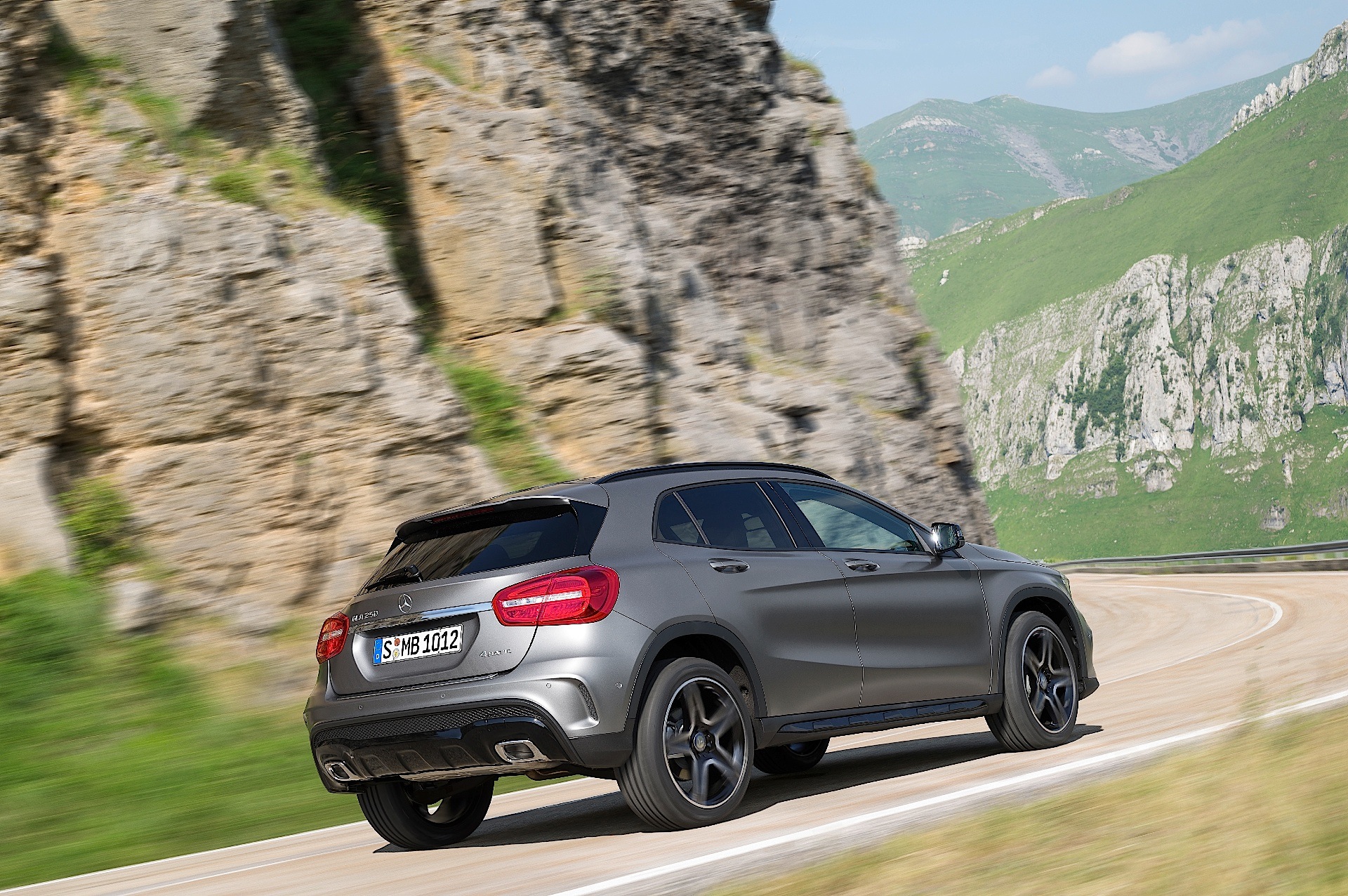 Mercedes Benz Gla photo 12