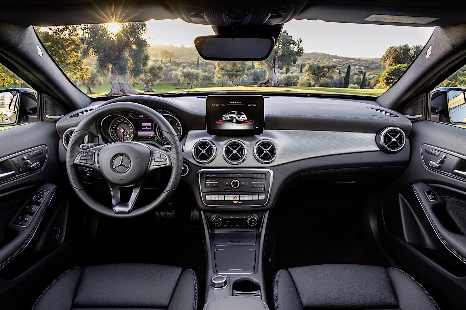 Mercedes Benz Gla photo 33