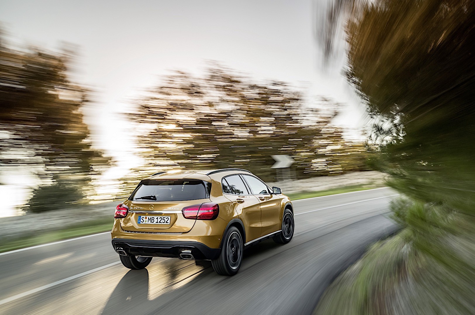 Mercedes Benz Gla photo 4