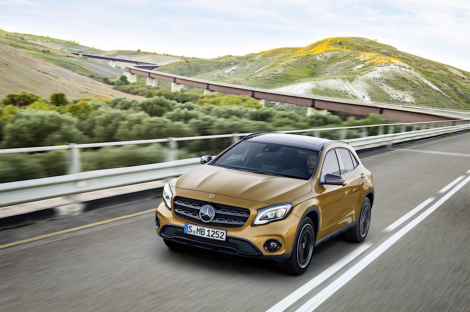 Mercedes Benz Gla photo 7