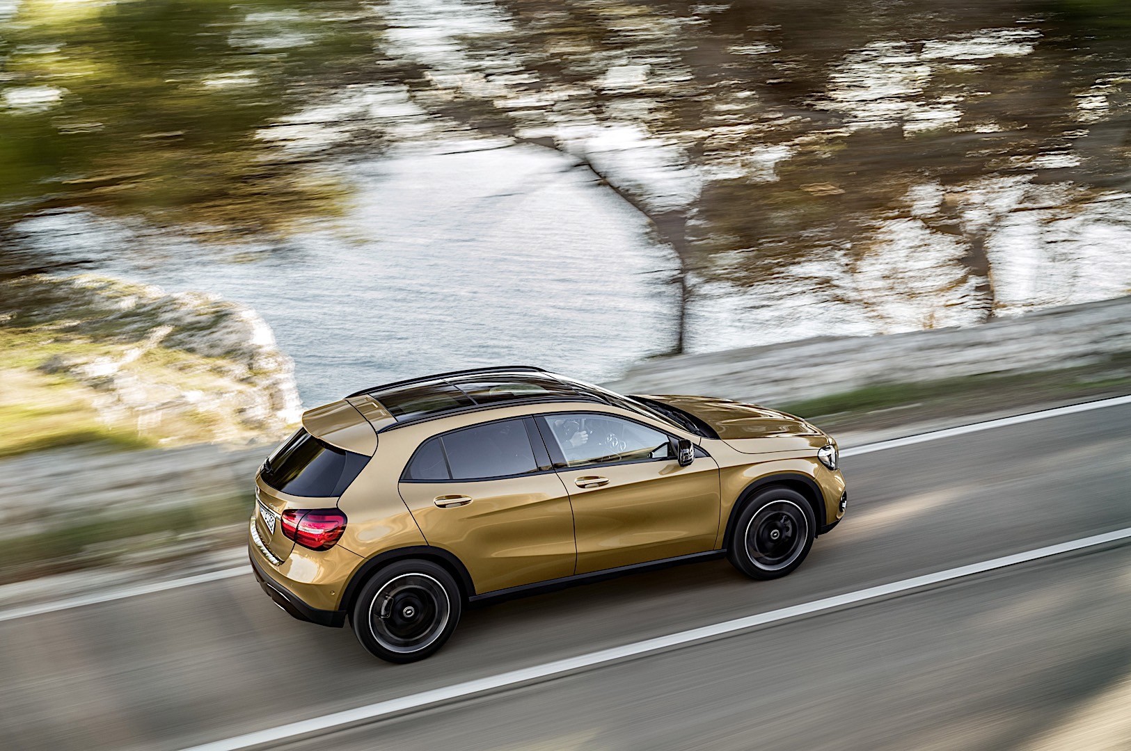 Mercedes Benz Gla photo 10