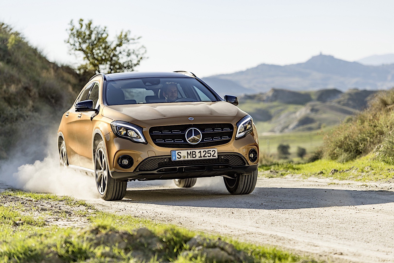 Mercedes Benz Gla photo 12
