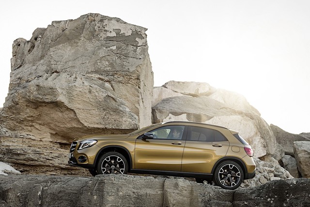 Mercedes Benz Gla photo 16