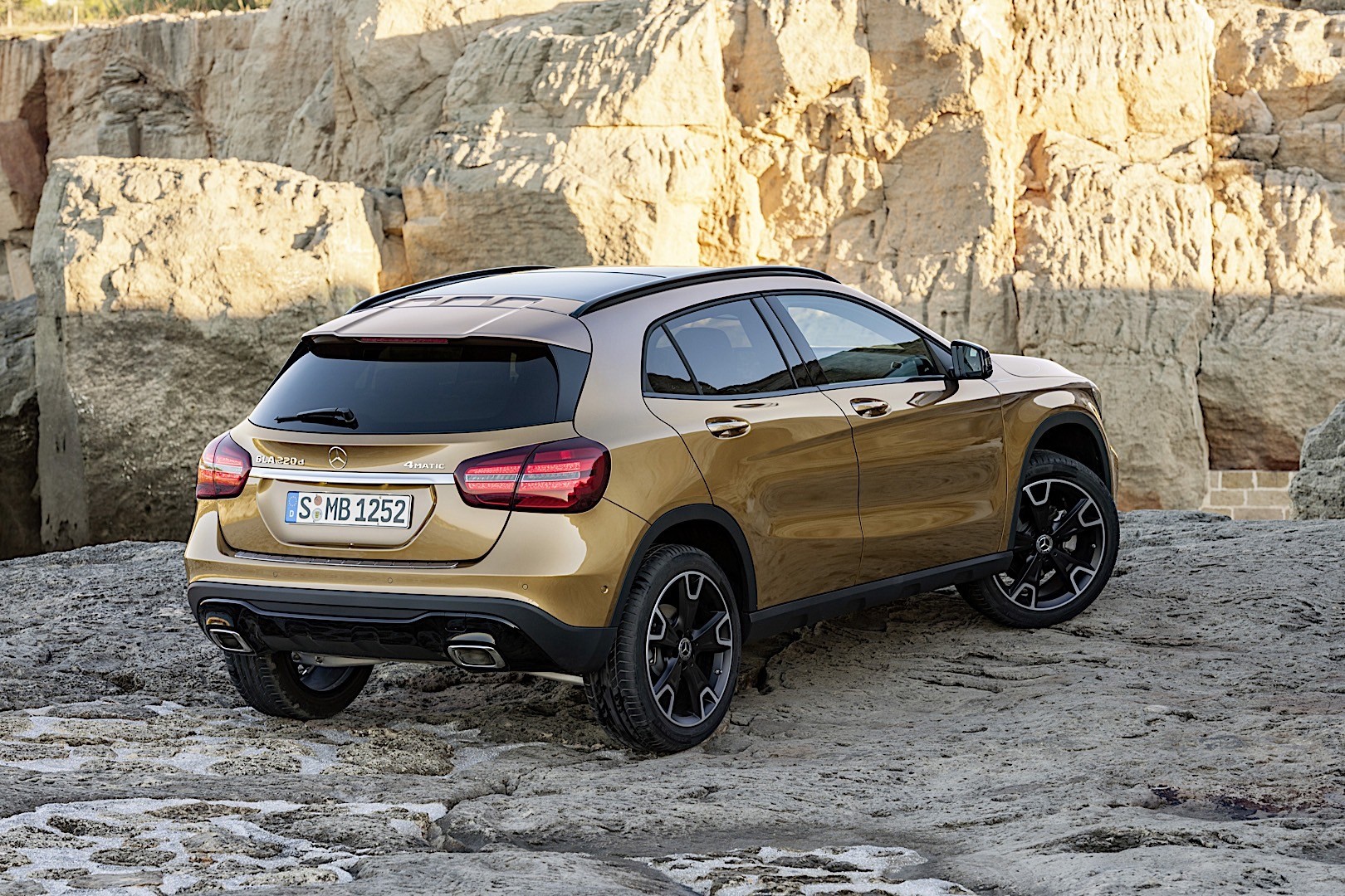 Mercedes Benz Gla photo 18
