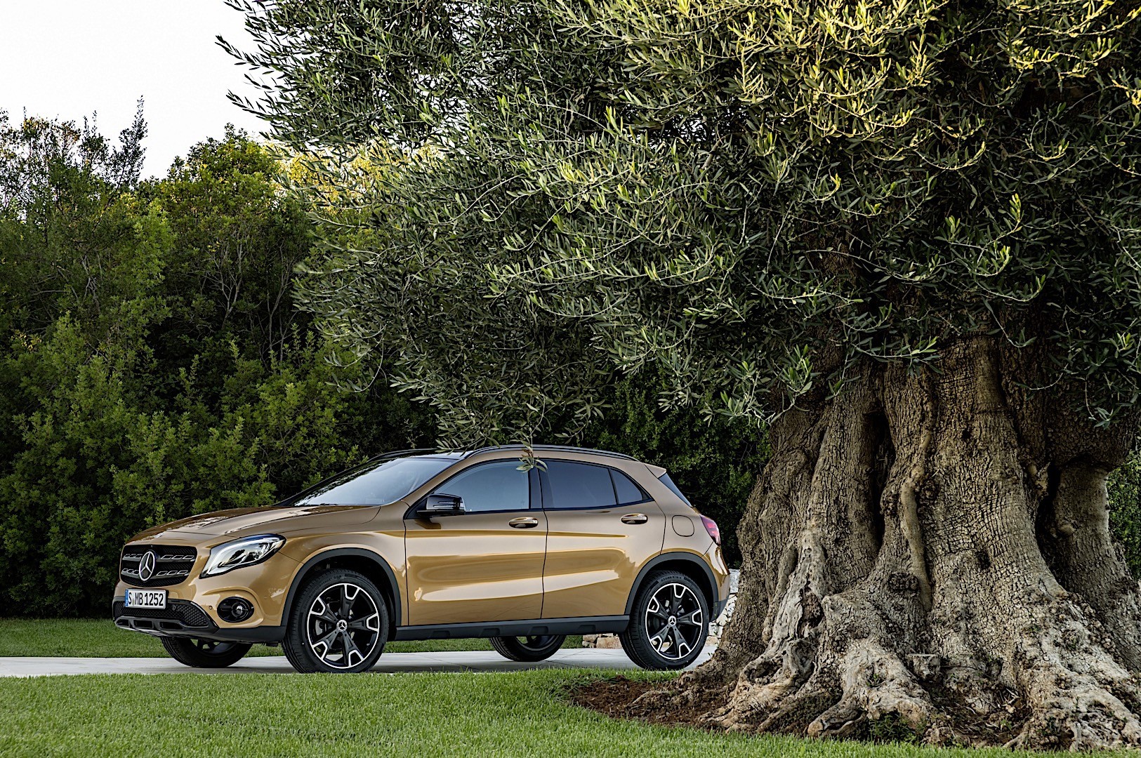 Mercedes Benz Gla photo 26