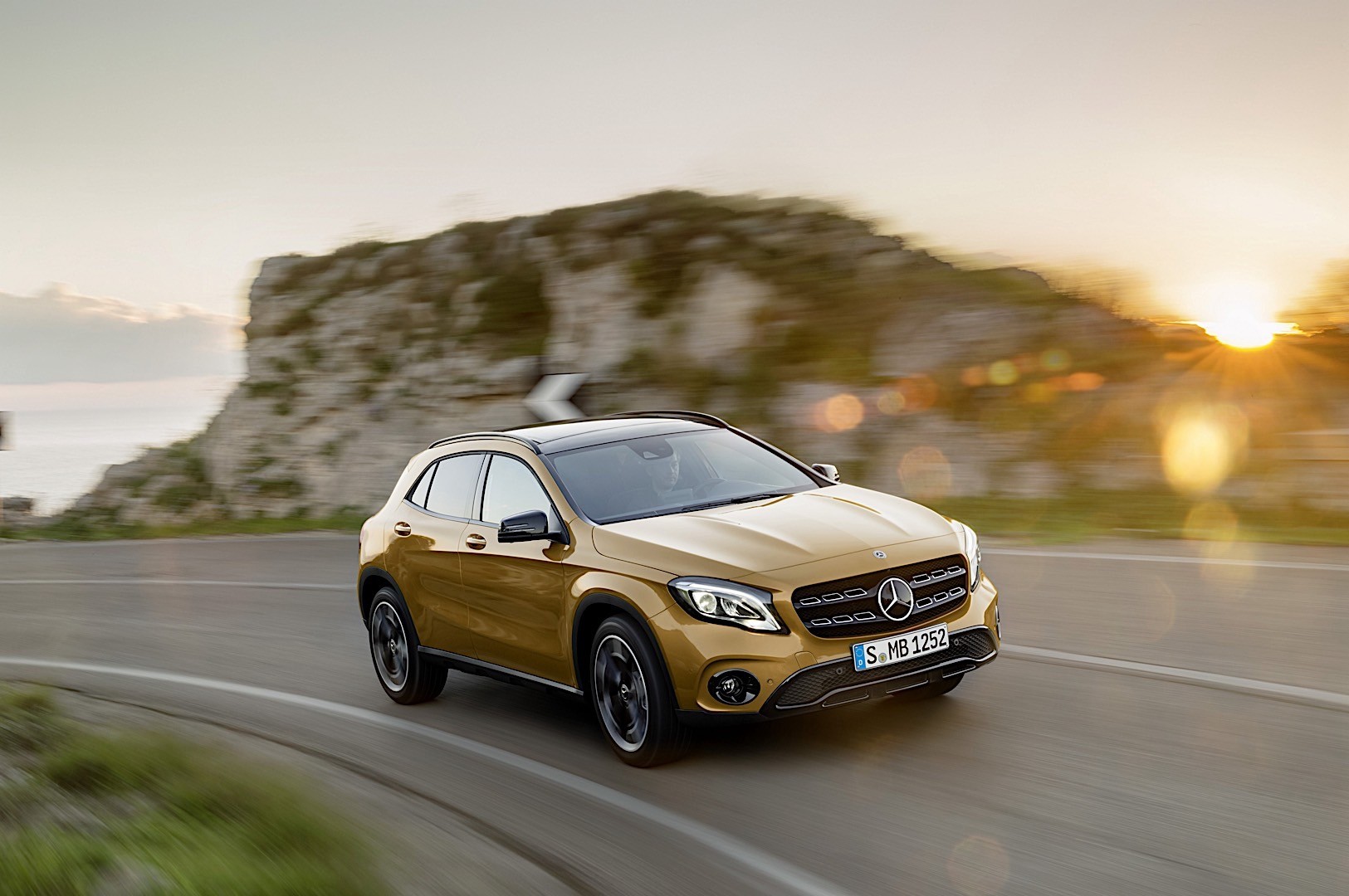 Mercedes Benz Gla photo 3