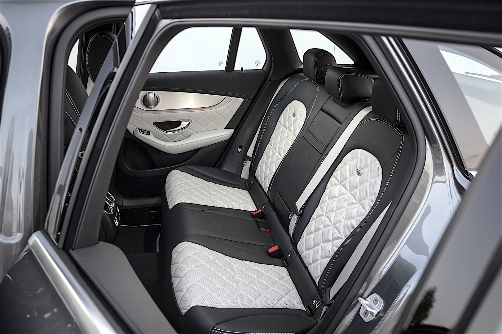 Mercedes Benz Glc Class photo 112