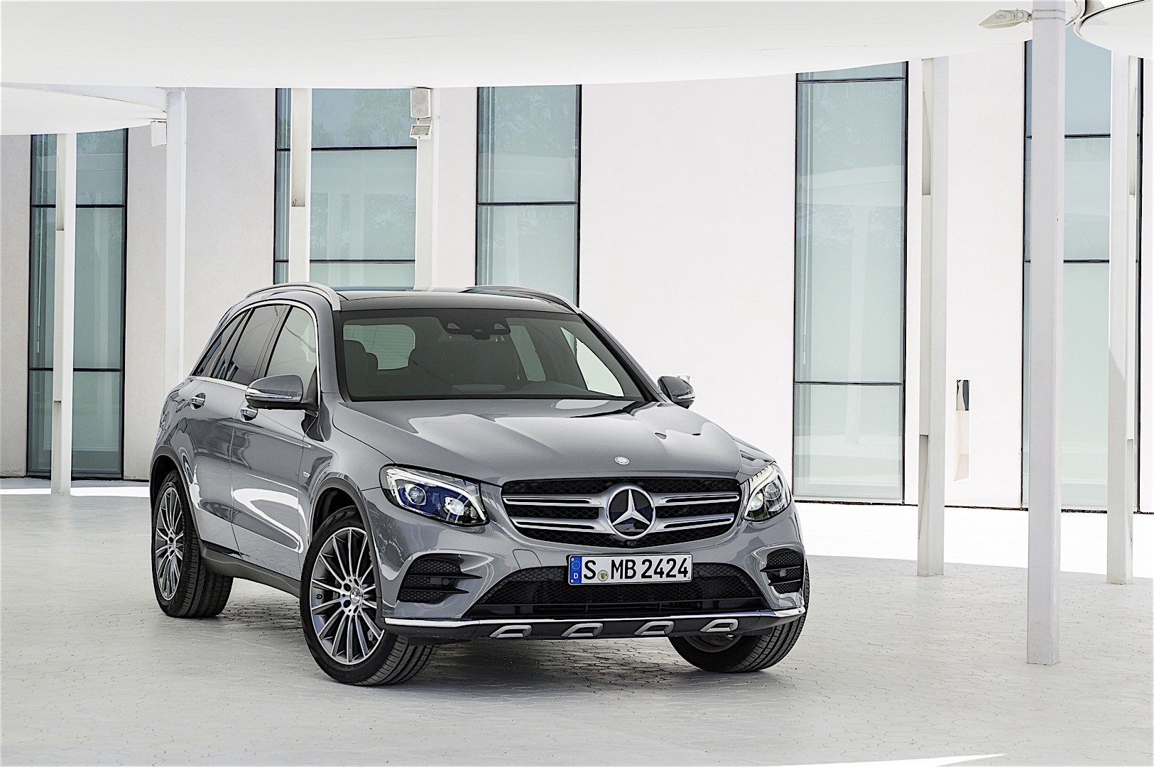 Mercedes Benz Glc Class photo 3