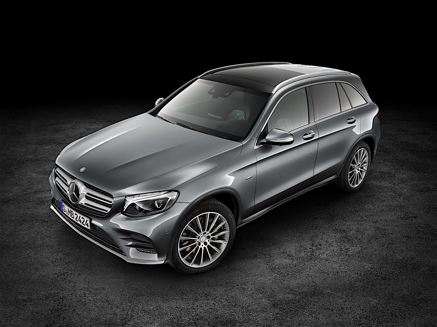Mercedes Benz Glc Class photo 14