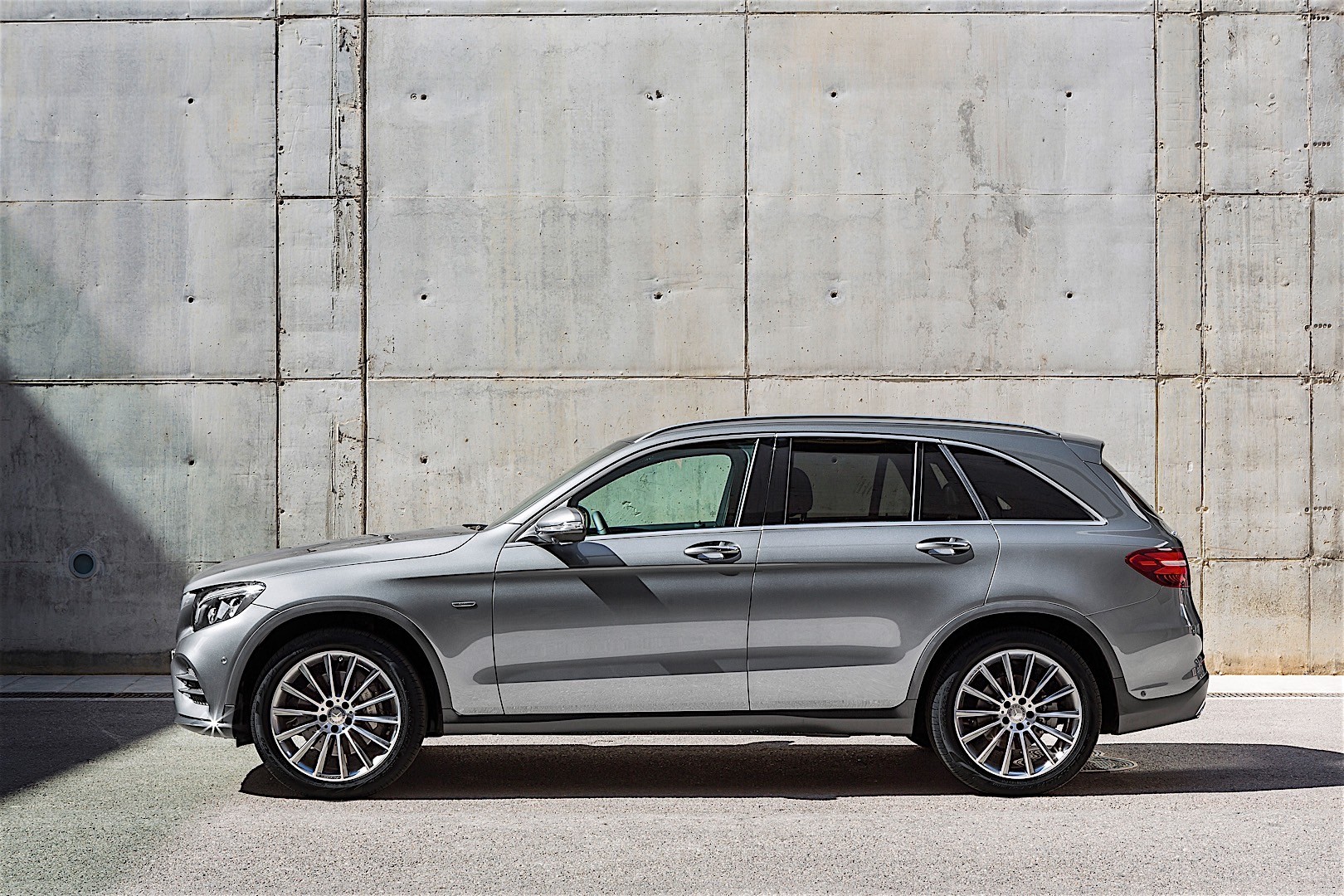 Mercedes Benz Glc Class photo 29